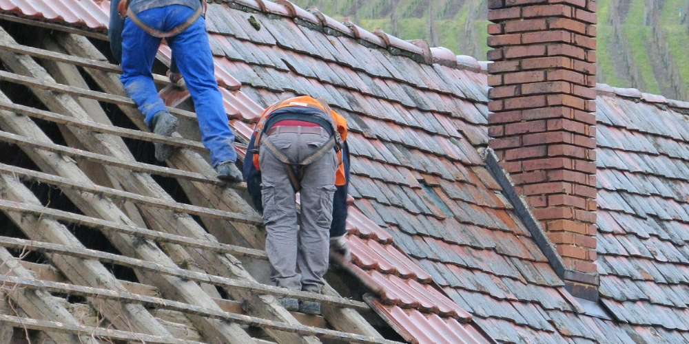 Roofing in Surrey, roof workers in Kent, roofing repairs London